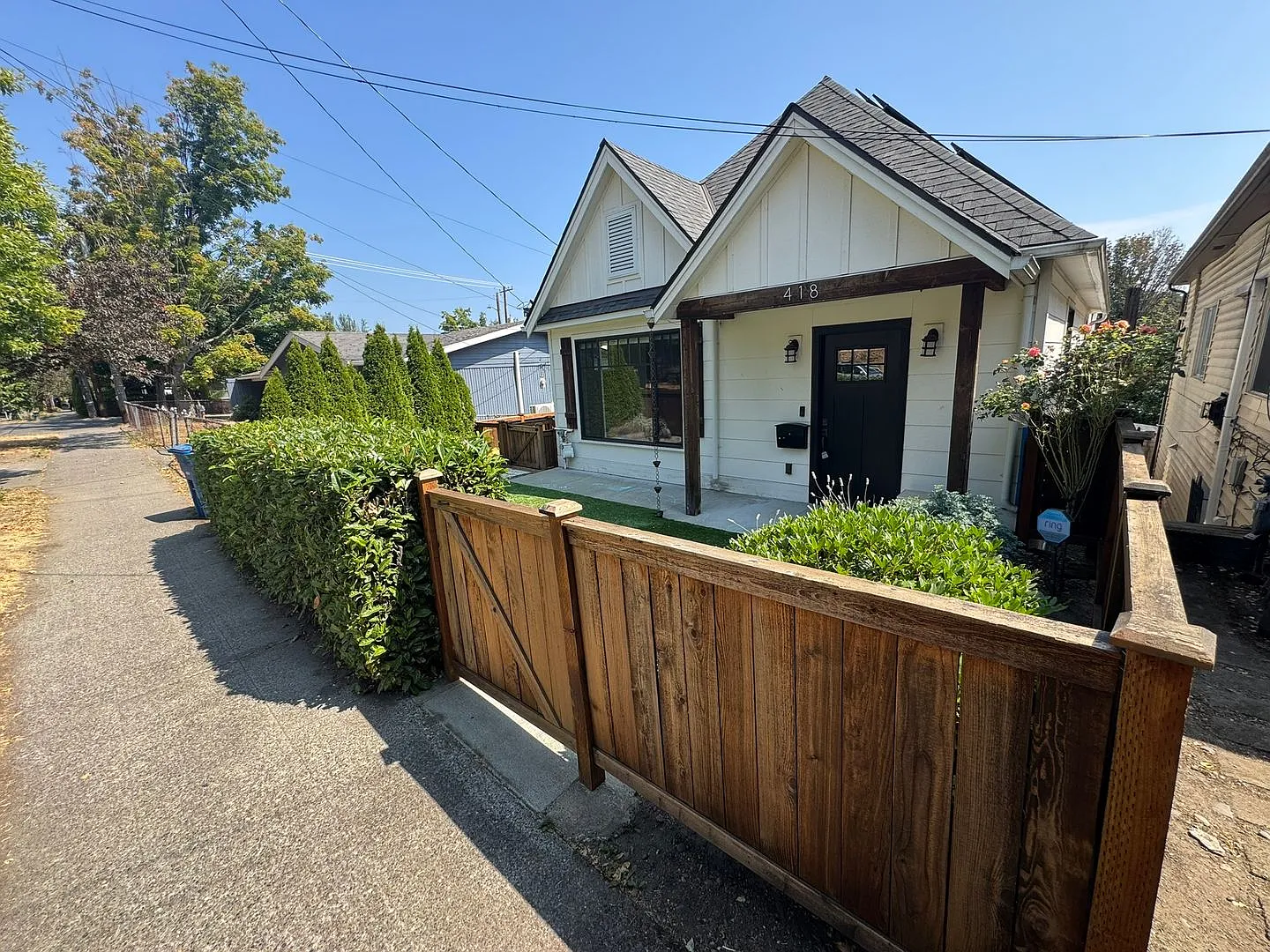 4Bd/2.5Ba Seattle Home — Photo 3