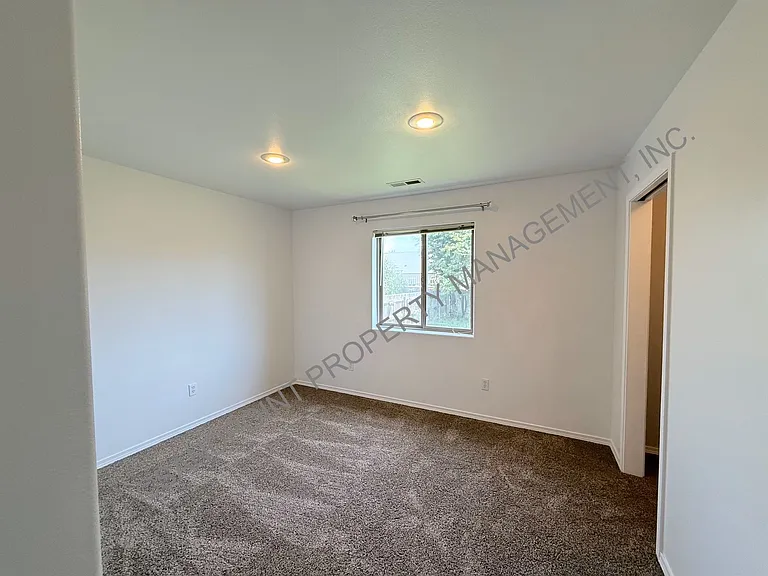 1204 Forsythia Ave — Photo 26
