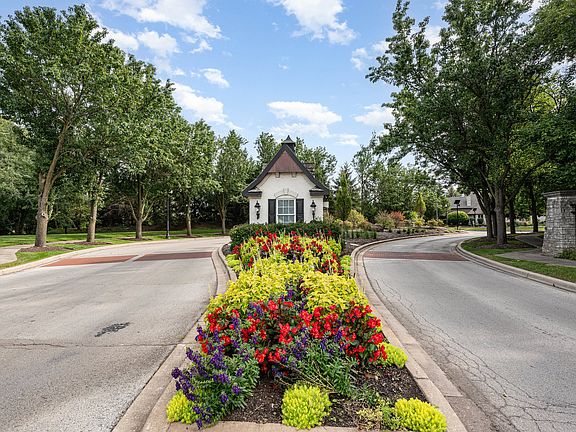 3rd image of 504 Reserve Ct