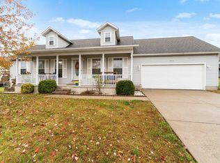 1572 Deerwood Dr, Jackson, MO 63755