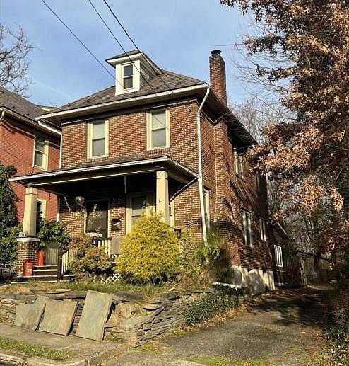 2nd image of 915 Porter St