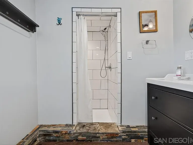 5438 Gilbert Dr #C — Photo 21