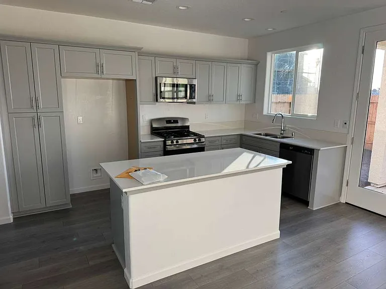 3023 N Martin St — Photo 3