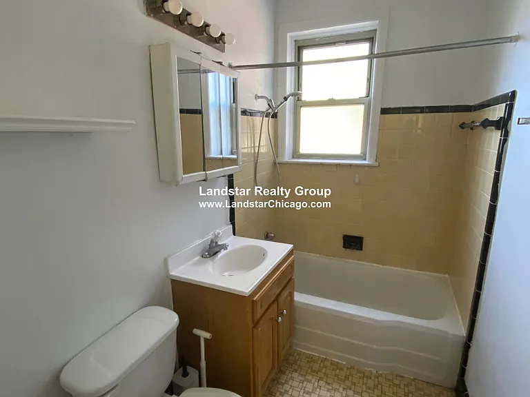 1914 W Lunt Ave #3S — Photo 8