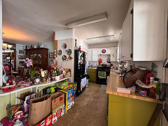 3rd image of 110 E Ridge Rd