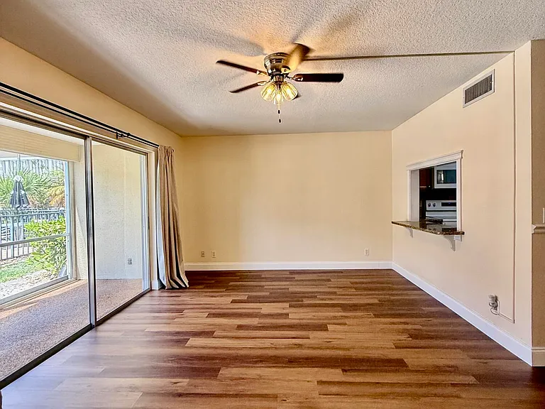 342 Southwind Dr #122 — Photo 6
