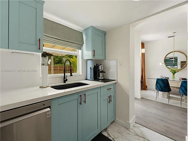 541 NW 49th St — Photo 15