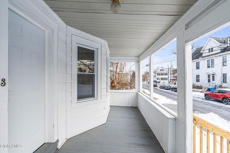 3rd image of 3 Mapleridge Avenue