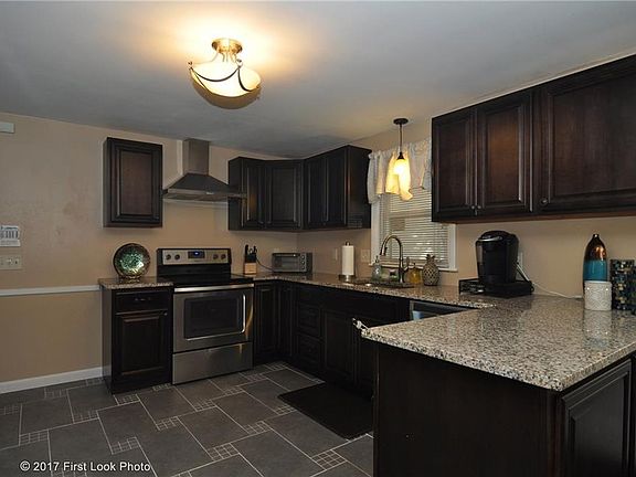 2nd image of 1 Vista Dr