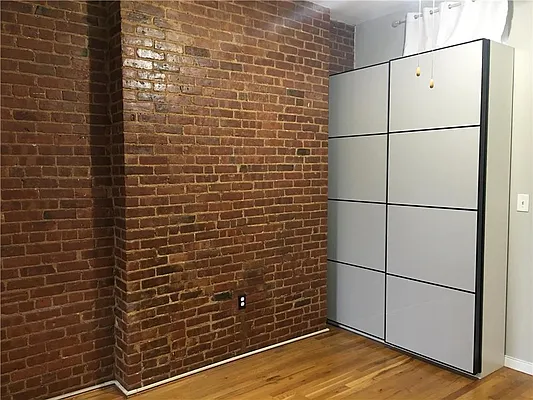 Rented by R New York | media 60