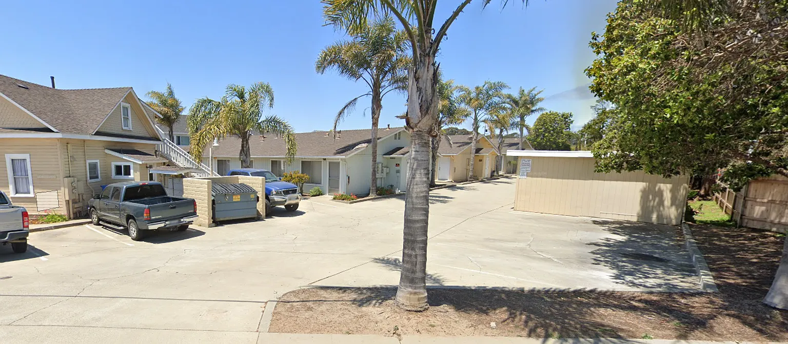 3037 Oceano Gardens — Photo 2