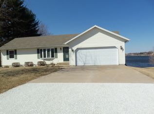 94 Wingate Dr, Avon, IL 61415