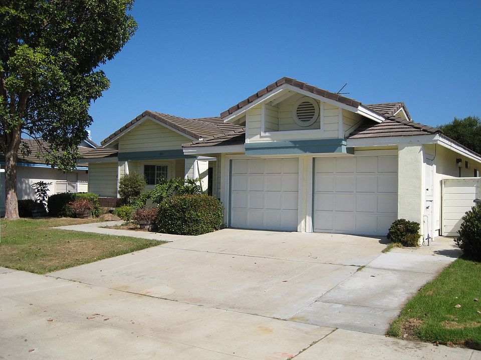 Close to 101, Shopping, Beaches