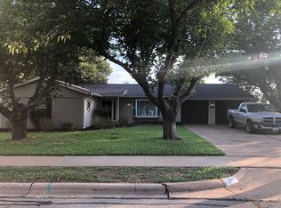 1712 Ridgemont Dr, Wichita Falls, TX 76309