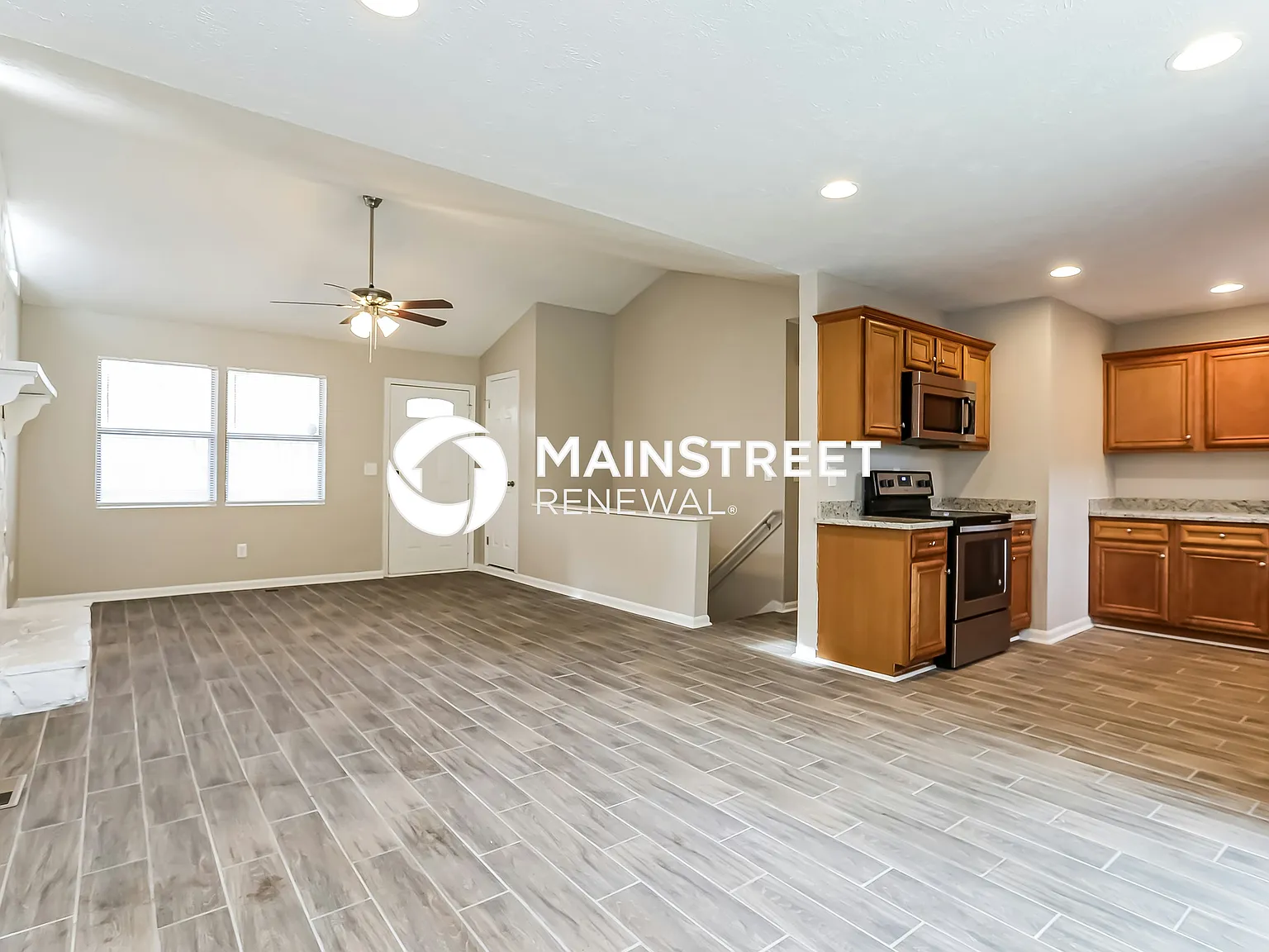 8905 Daerwater Dr — Photo 2