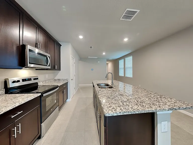 2410 Brassie Ct — Photo 6