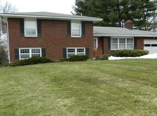 11 Cross St, New Windsor, NY 12553