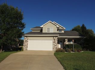1731 Timber Hills Dr, Coralville, IA 52241