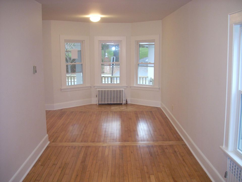 Living room Unfurnished