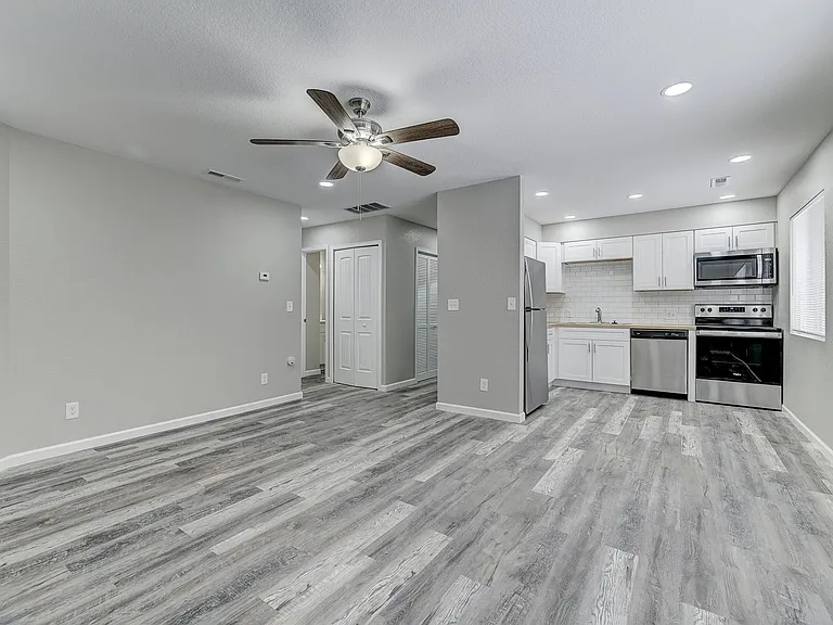 1495 Manitou Blvd — Photo 8
