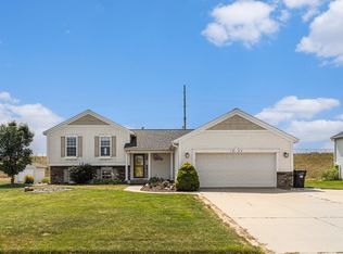 1688 Rahn Dr NE, Grand Rapids, MI 49525