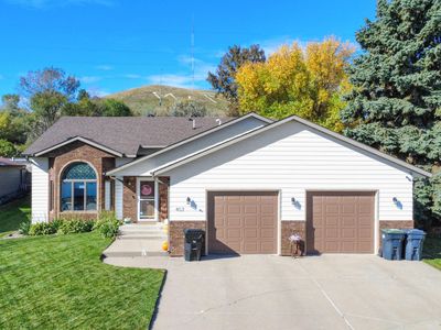 407 16th Ave NE, Mandan, ND, 58554