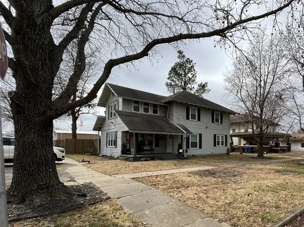 302 W 5th St, Stroud, OK 74079