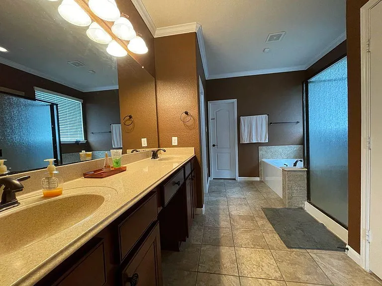 326 Trillium Dr — Photo 10