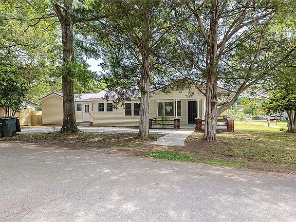 5th image of 115 Pelfrey St