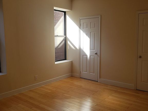 5th image of 11880 Metropolitan Ave #4