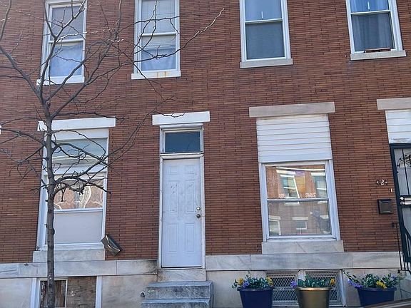 2nd image of 822 N Kenwood Ave