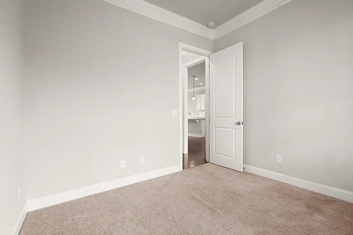 427 Suwanee Park Ter — Photo 10