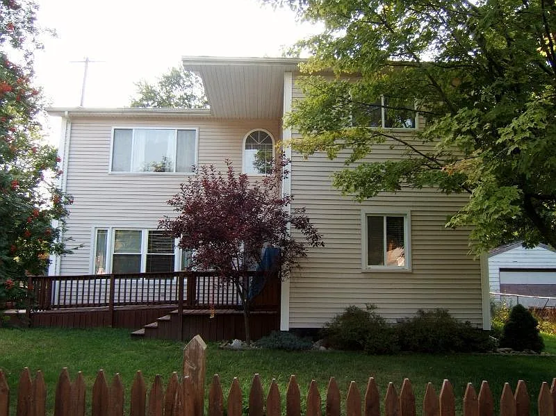 632 W Hosmer St photo 1