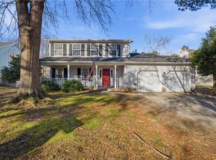 854 Park Place Dr, Virginia Beach, VA 23451