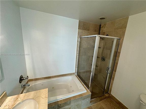 3rd image of 2130 Van Buren St APT 201
