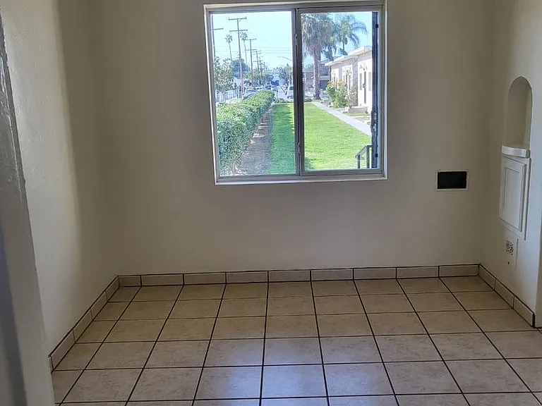 5930 Loma Vista Ave — Photo 6