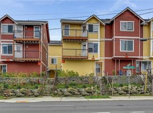 5726 Roosevelt Way NE, Seattle, WA 98105