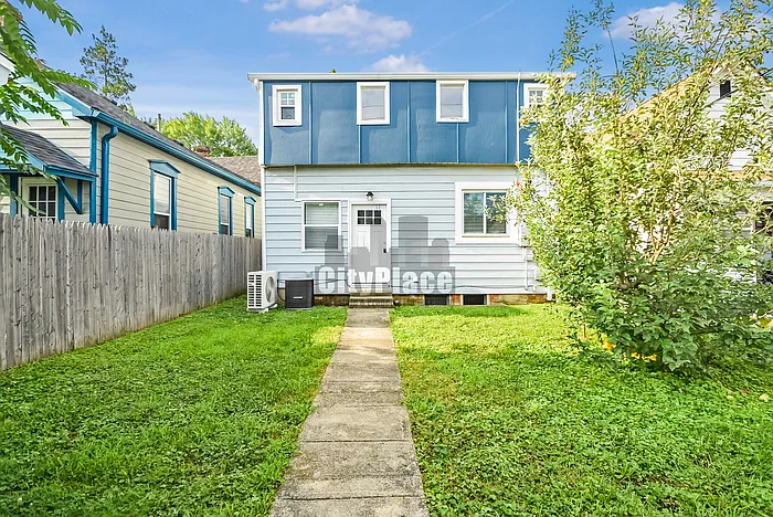 1548 Lexington Ave — Photo 5