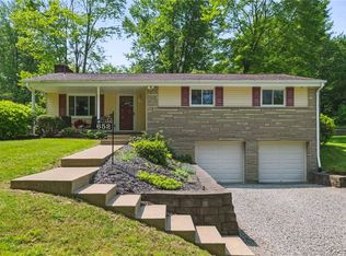 652 Westland Dr, Gibsonia, PA