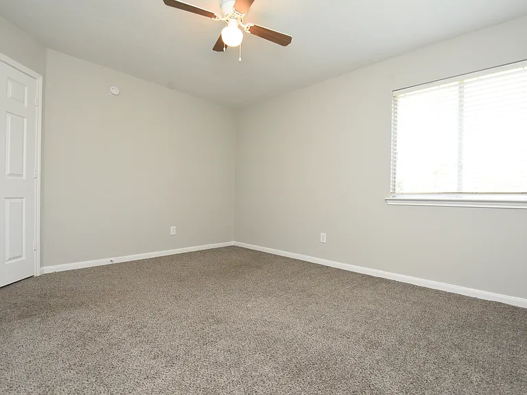 21603 Falvel Lake Dr — Photo 25