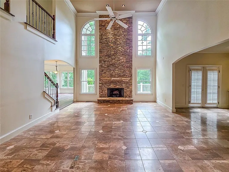 2502 Oak Hill Overlook — Photo 8