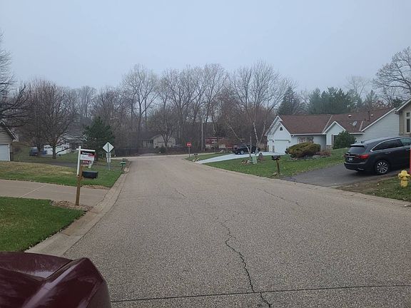 5th image of 2291 Hillwood Dr E