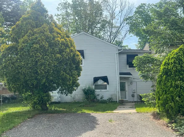 10 Berkshire Rd, Sicklerville, NJ 08081