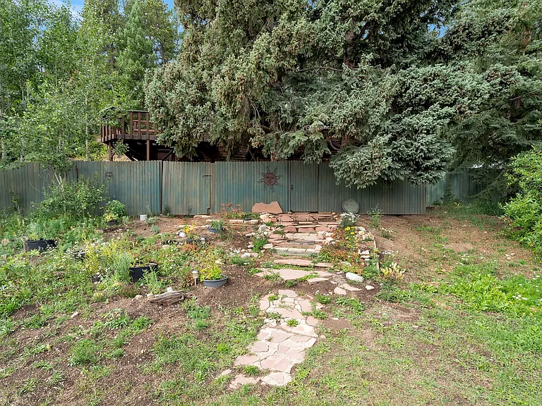 602 W 3rd St — Photo 3