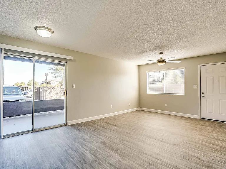 Sterling Point Apartment Homes — Photo 61