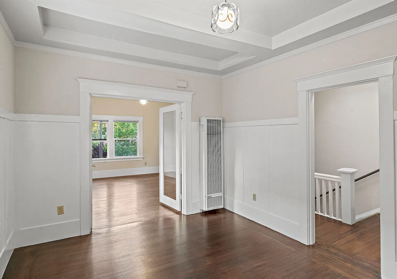 223 Linda Ave. — Photo 2