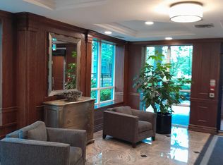 17 Michael Power Pl, Toronto, ON M9A5G5