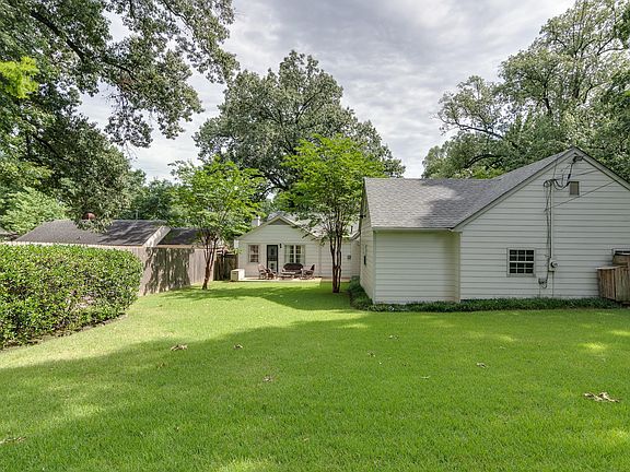 4th image of 3568 Highland Park Pl