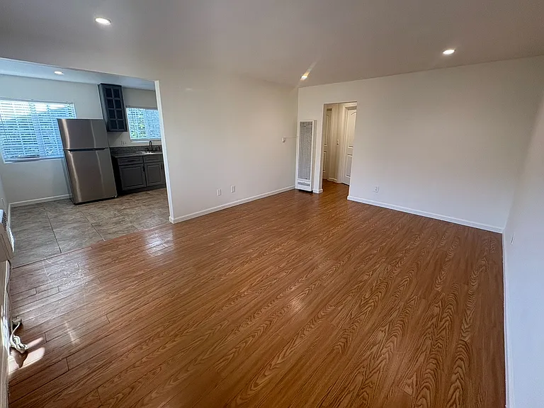 1241 Glen Ave #1241 — Photo 5