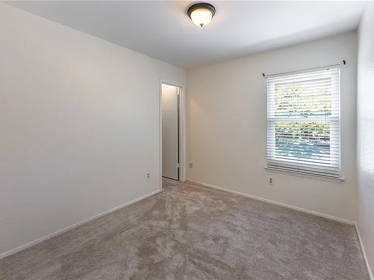 12702 Rhea Ct — Photo 18